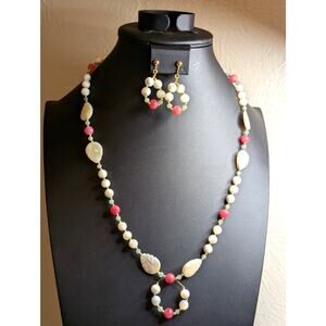 MOP Carved Leaf Pink & Jadeite Beaded Necklace & Earring Set